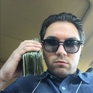 Meet your Posher, Nicholas